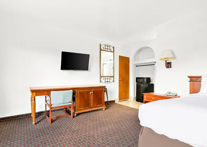 Capitol Inn And Suites
